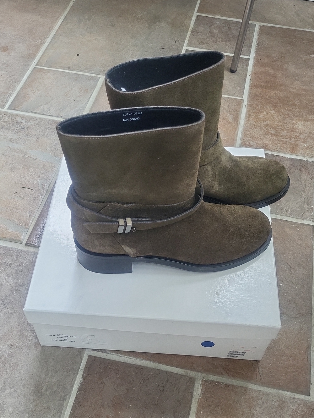 New In Box & OTHER STORIES Suede leather Boots. Siz US 8.5 EURO 40.